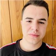 Soy un estudiante de último año de Ingeniería en Diseño Industrial con vocación docente, ofreciendo clases personalizadas